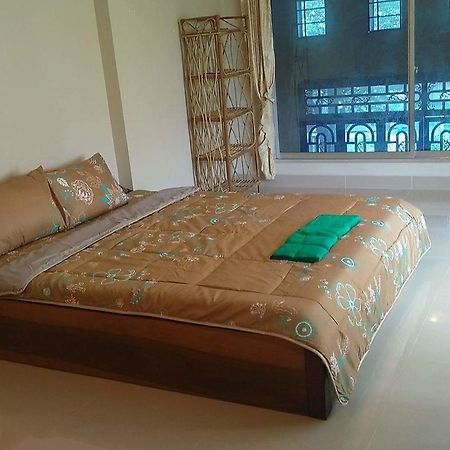 Kepmandou Lounge-Bar Bed & Breakfast Ngoại thất bức ảnh