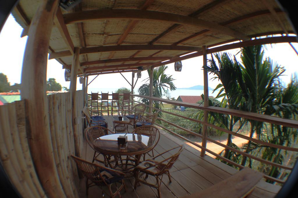 Kepmandou Lounge-Bar Bed & Breakfast Ngoại thất bức ảnh
