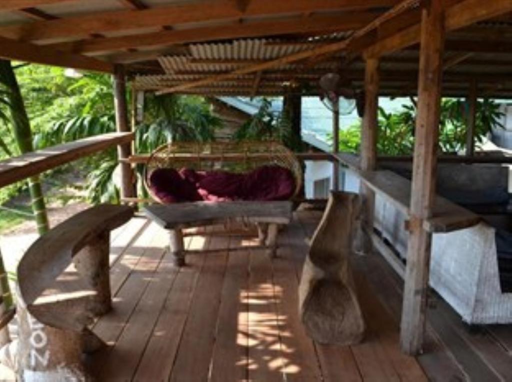 Kepmandou Lounge-Bar Bed & Breakfast Ngoại thất bức ảnh