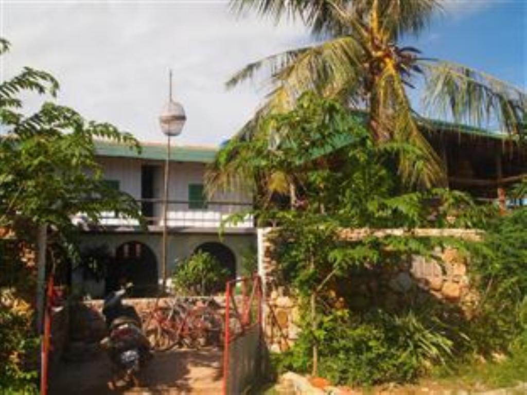 Kepmandou Lounge-Bar Bed & Breakfast Ngoại thất bức ảnh