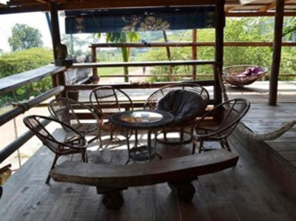 Kepmandou Lounge-Bar Bed & Breakfast Phòng bức ảnh