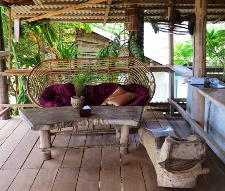 Kepmandou Lounge-Bar Bed & Breakfast Ngoại thất bức ảnh