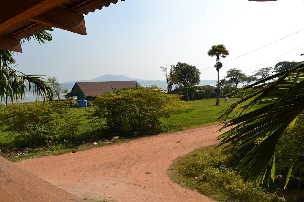 Kepmandou Lounge-Bar Bed & Breakfast Ngoại thất bức ảnh
