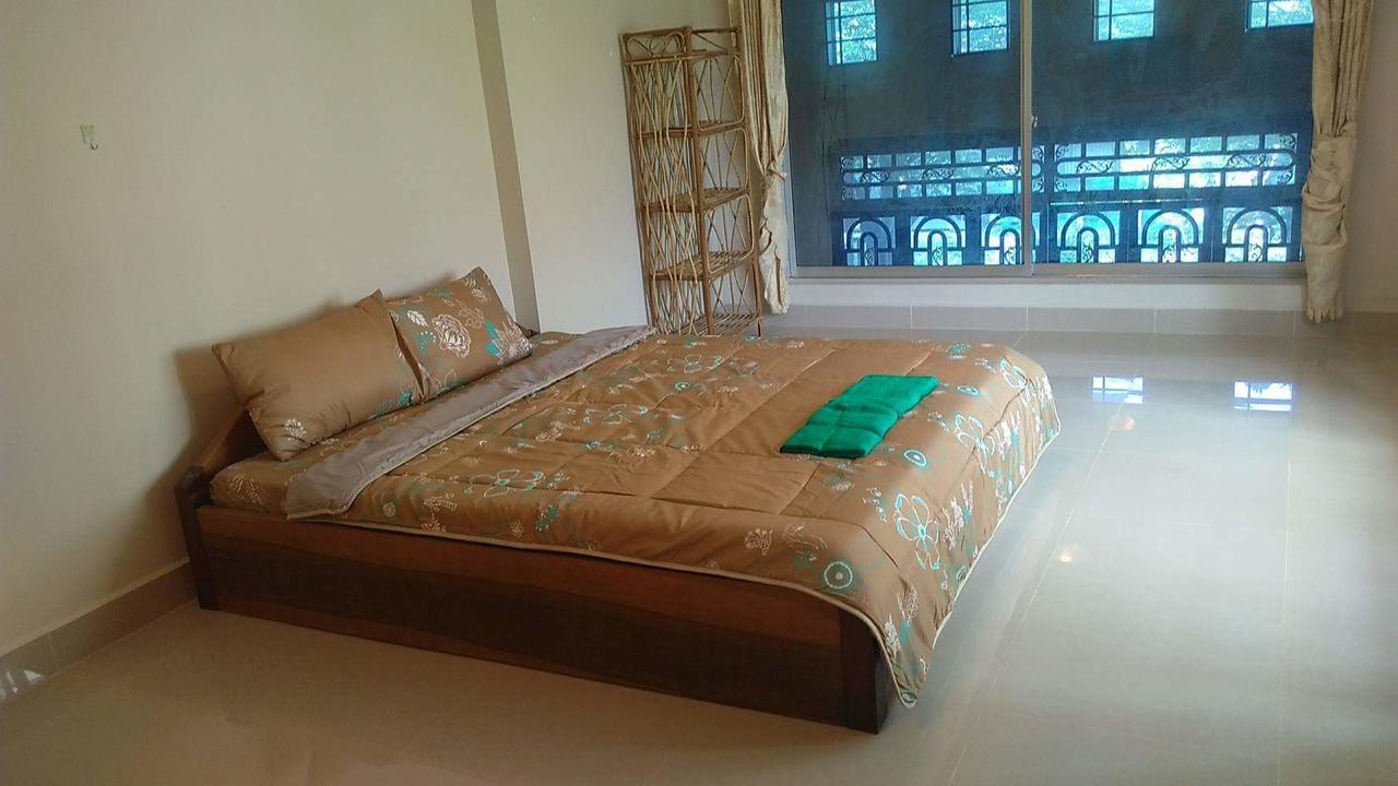 Kepmandou Lounge-Bar Bed & Breakfast Ngoại thất bức ảnh