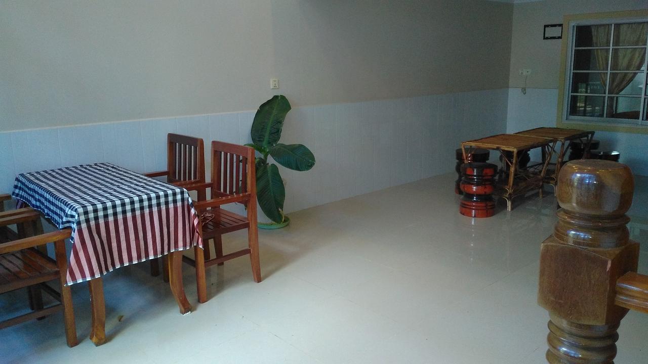 Kepmandou Lounge-Bar Bed & Breakfast Ngoại thất bức ảnh