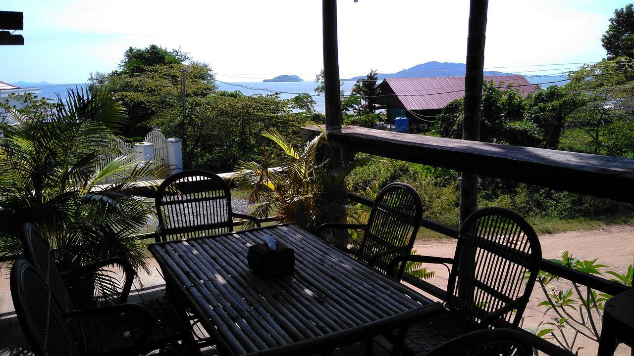 Kepmandou Lounge-Bar Bed & Breakfast Ngoại thất bức ảnh