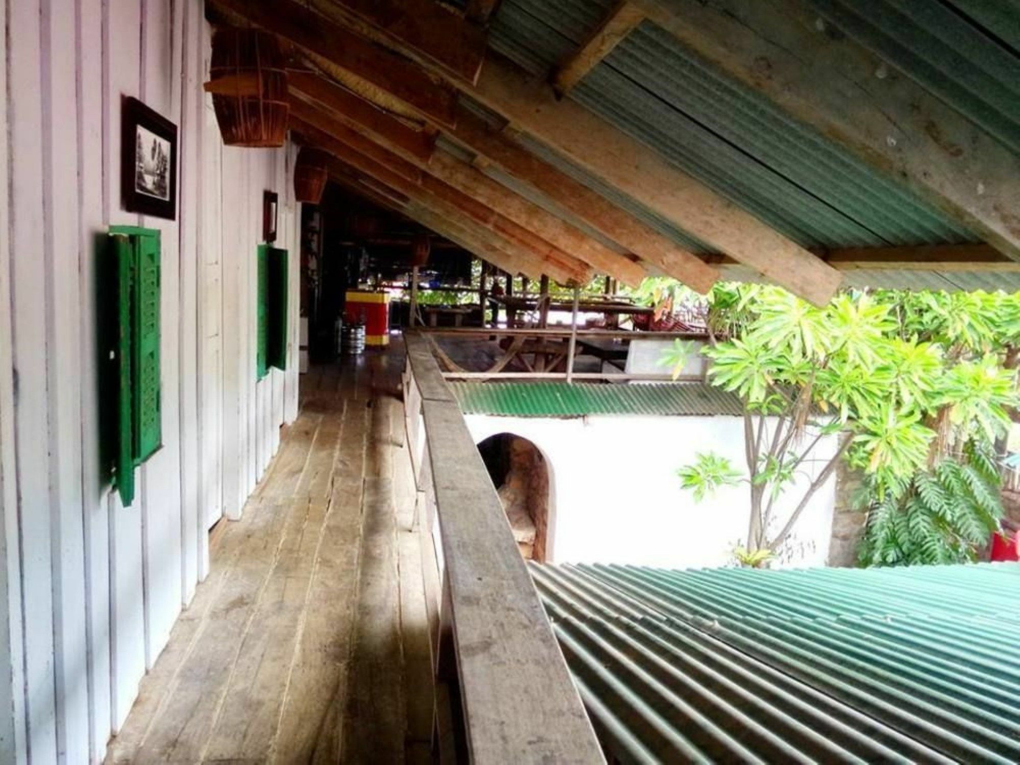 Kepmandou Lounge-Bar Bed & Breakfast Ngoại thất bức ảnh