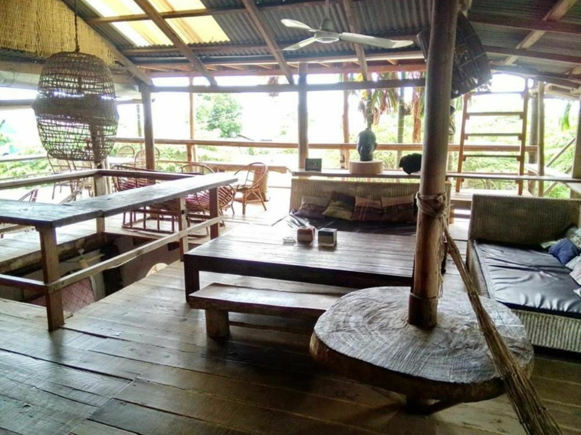 Kepmandou Lounge-Bar Bed & Breakfast Ngoại thất bức ảnh