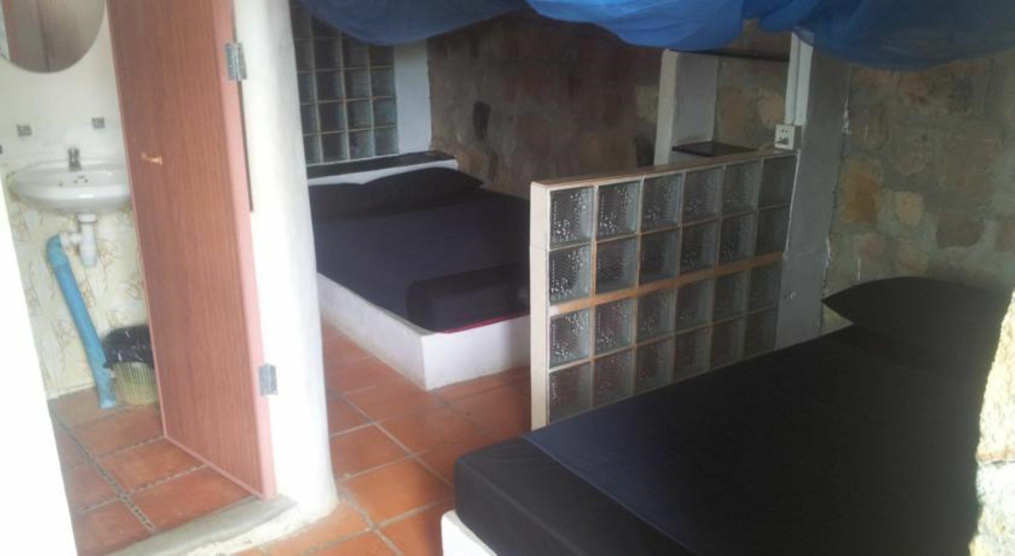 Kepmandou Lounge-Bar Bed & Breakfast Ngoại thất bức ảnh